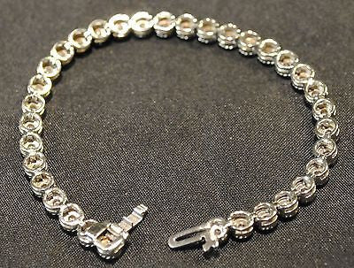 Contemporary 2.5 Carat Diamond Bezel-Set Tennis Bracelet in White Gold - $15K VALUE APR 57