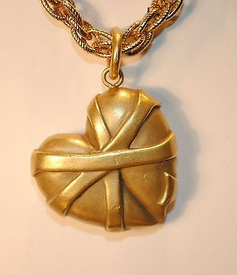Contemporary Kieselstein-Style Diamond Heart Pendant in 22K Yellow Gold - $20K VALUE APR 57