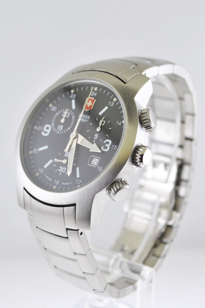 Swiss Army Victorinox Chronograph Men's Wristwatch in Stainless Steel - $1K VALUE APR 57