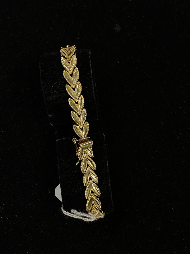 BULOVA Beautiful Vintage Style Gold Tone Ladies Bracelet Watch - $7K Appraisal Value! ✓ APR 57