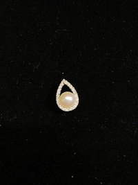 Very Unique Designer’s Pearl / 22 Diamonds Drop Shape Pendant w $4K COA !!} APR 57