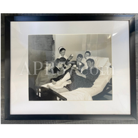 Very Rare 1948 Photo of JOE DIMAGGIO Signing Baseballs W/ Cast - $1.5K APR VALUE APR 57