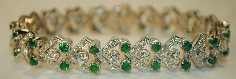 Contemporary Elegant Diamond and Emerald Bracelet in Solid 14K White Gold - $20K VALUE APR 57