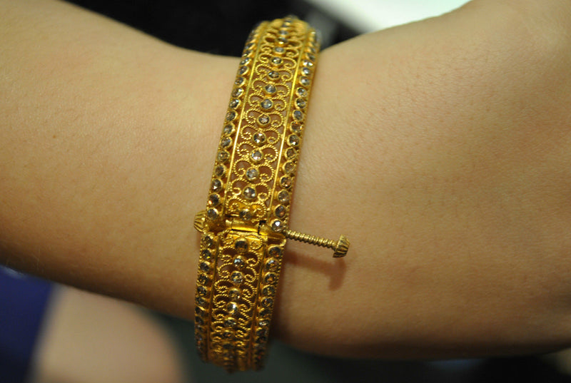 Exquisite Ladies 22K Yellow Gold & Diamond Bangle Bracelet - $20K VALUE APR 57